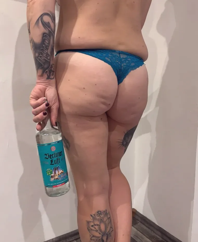 Fatima, 28