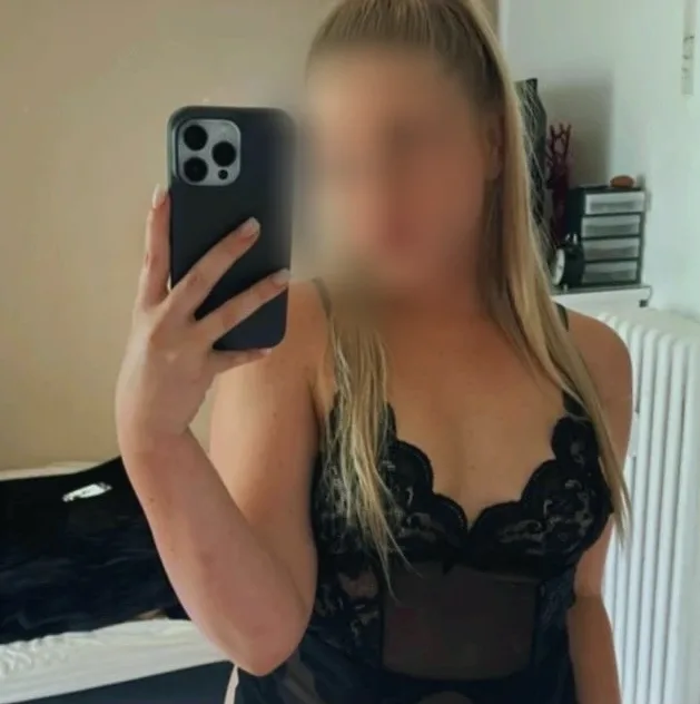 Nathalie, 28